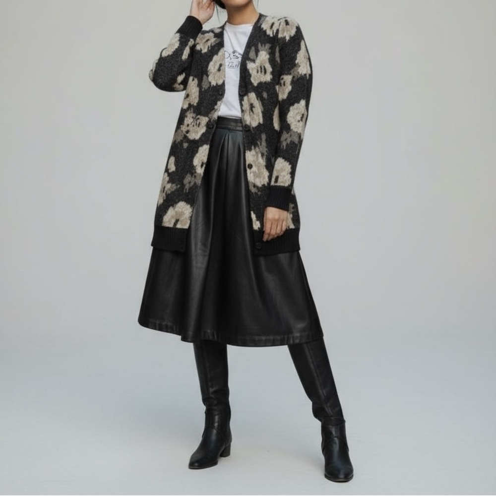 Isaac Mizrahi Knit Floral Intarsia Long Cardigan Sweater Button Front V-Neck M - Picture 2 of 15